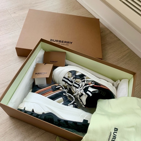 Burberry White Icon Stripe Arthur Sneakers - Picture 1 of 11